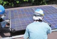 太陽光発電システムの設置工事の様子01